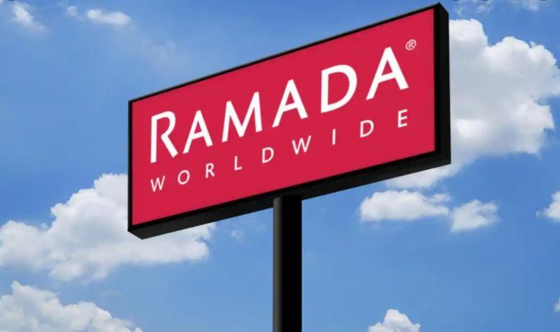 Ramada By Wyndham Butte Hotell Exteriör bild